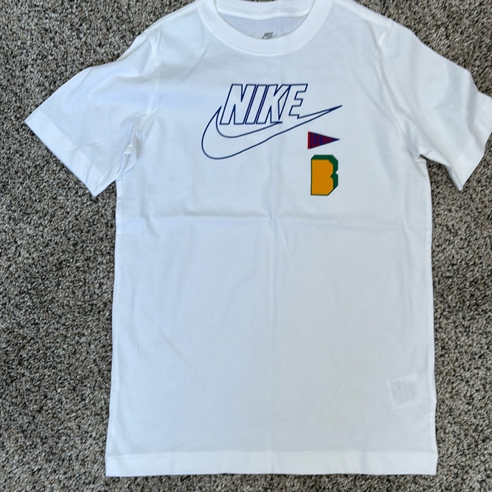 Nike boys tee